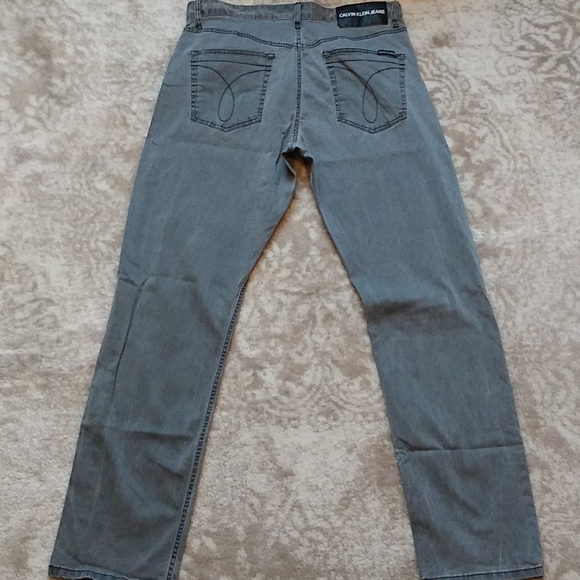 Calvin Klein Men's Grey Khaki Color Jeans! Size is 34x32 - Picture 4 of 4